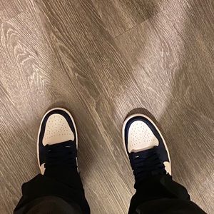 Meet your Posher, Adrian